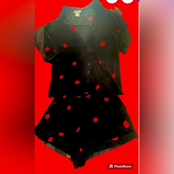 Forever 21 Kiss Lips Pj Set NWOT Black w/red lips Sz S - Picture 7 of 11